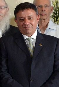 השר אבי גבאי הוא גיבור