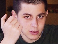 גלעד שליט עדיין חי