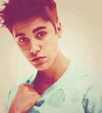 justin bieber back to israel :)