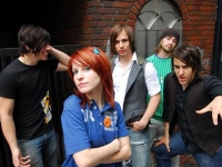 הבאת הלהקה פאראמור (PARAMORE)