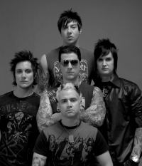 להביא את avenged sevenfold לארץ