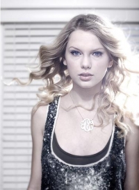 הבאת הזמרת Taylor swift להופיע בארץ