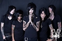 הבאת הלהקה לארץ BLACK VEIL BRIDES