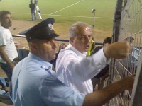 עצומה נגד החזרתו של גרנט לאימון הנבחרת, ונגד אבי (שכונה) לוזון!