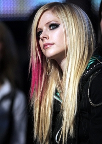 כל מי שרוצה ש ke$ha ו avril lavigne יובוא לישראל שיחתום דחוףף