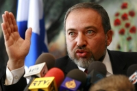 לפטר את שר החוץ אביגדור ליברמן