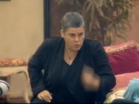 העם נגד פרידה הכט והאלימות