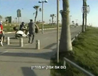 קריאה לפיטוריו של הצלם אלעד דיין