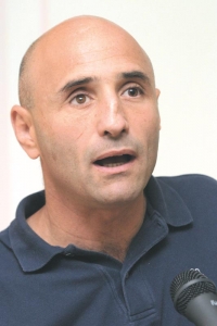 יפוטר עופר שלח מערוץ 10