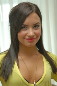 Demi Lovato come to Israel - your choice!