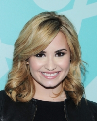Demi Lovato לישראל!!!