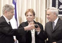 לשחרר ממאסר את זורק הנעל על ביניש
