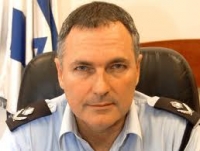 דנינו ואהרונוביץ' - התפטרו!